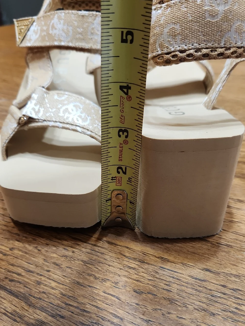 NEW Guess gwDaysa Wedge Sandals Size 7